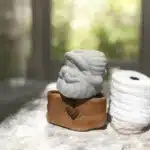 Noel Baba Figürlü Mumluk: Dekoratif Ev Eşyası - Görsel 2