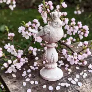 Taçlı Kuş Heykeli: Yaşam Alanlarınıza Asil Ve Romantik Bir Dokunuş