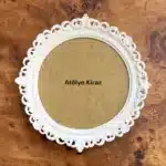 Polyester aplikli yuvarlak ahşap tepsi boyanabilir sunumluk ham obje