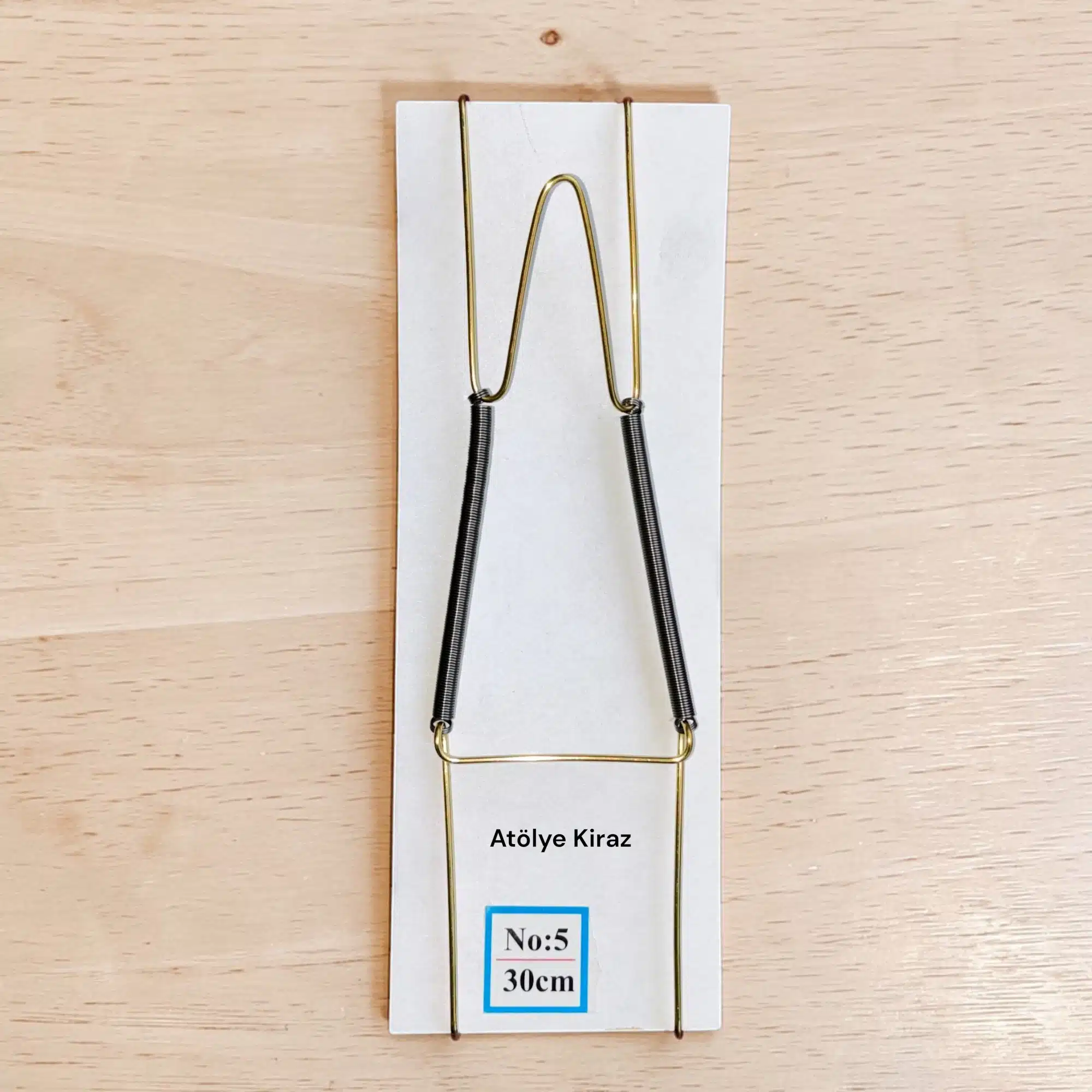 30 cm Tabak Askı Aparatı: Duvarlarınızda Sanata Yer Açın 1 30 cm Tabak Askı Aparatı