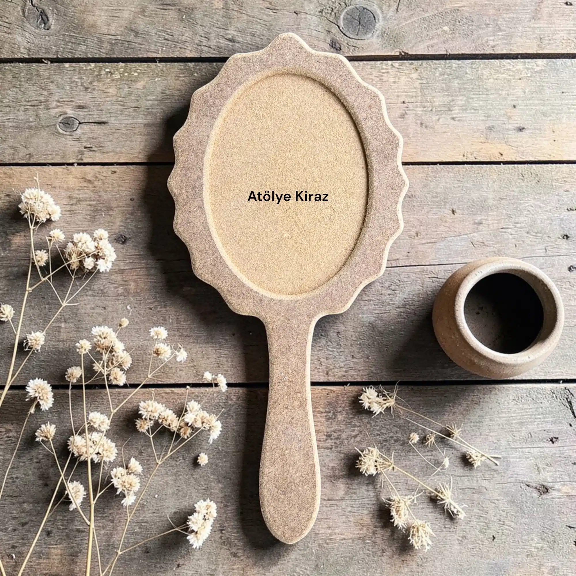 Dekoratif Ahşap El Aynası Çerçevesi: Nostaljik Zarafet Avuçlarınızda