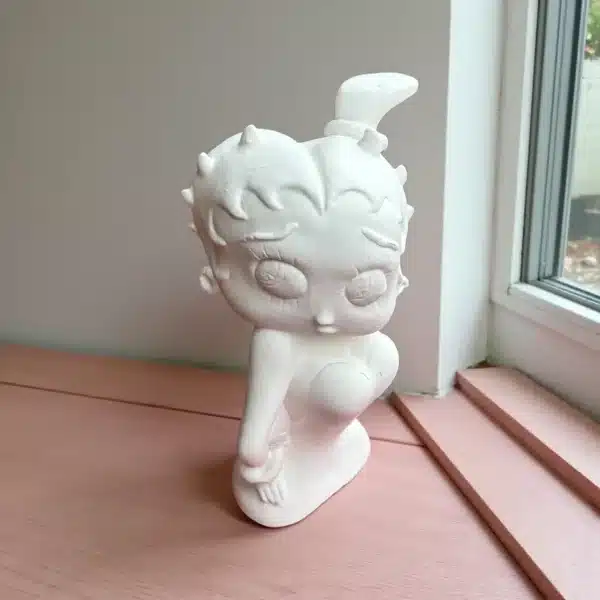 Taş Tozu Betty Boop Biblosu: Nostaljinin Cazibeli İkonu