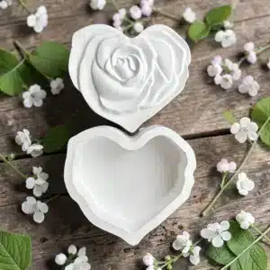 Üç Boyutlu Güllü Kalp Kutu: Dekoratif Obje