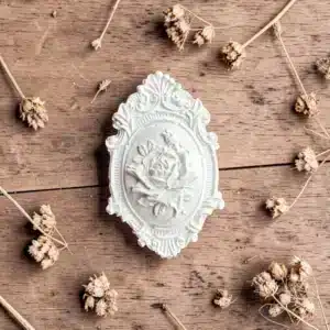 Güllü Obje Süsü: Dekoratif Aplik