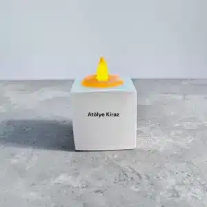 Boyanabilir Küp Tealight Mumluk : Dekoratif Obje 1 Atölye Kiraz Boyanabilir Küp Tealight Mumluk Beton Zemin Pürüzsüz Yüzey Detaylı Döküm Kalitesi