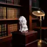 Atölye Kiraz boyanabilir aslan figürü klasik çalışma odası ahşap kutu üzeri masa lambası eşliğinde