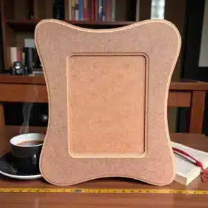 Dekoratif Kavisli Kesim Ahşap Çerçeve: Duvarlarınızdaki Modern Dokunuş