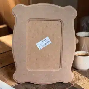 Dalgalı Kenarlı Ahşap Resim Çerçevesi: Anılarınıza Zarif Bir Dokunuş