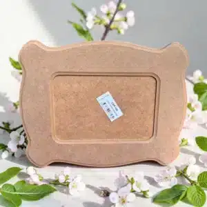 Dalgalı Kenarlı Ahşap Resim Çerçevesi: Anılarınıza Zarif Bir Dokunuş 5 Dalgalı Kenarlı Ahşap Resim Çerçevesi: Anılarınıza Zarif Bir Dokunuş