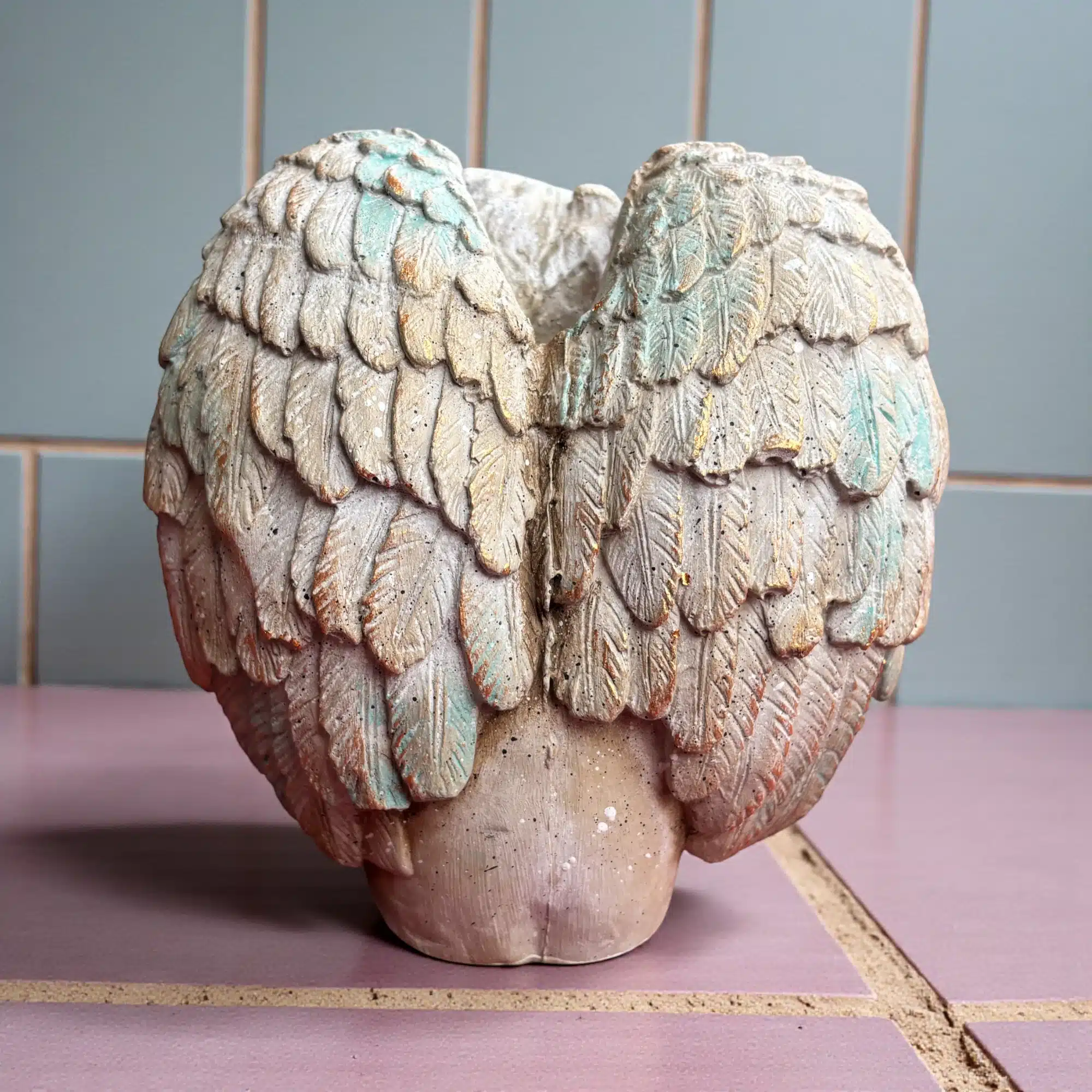 Eskitme Dekorlu Uyuyan Melek Heykeli: Yüzyıllık Huzurun Evinizdeki Yansıması 3 Eskitme Dekorlu Uyuyan Melek Heykeli: Yüzyıllık Huzurun Evinizdeki Yansıması