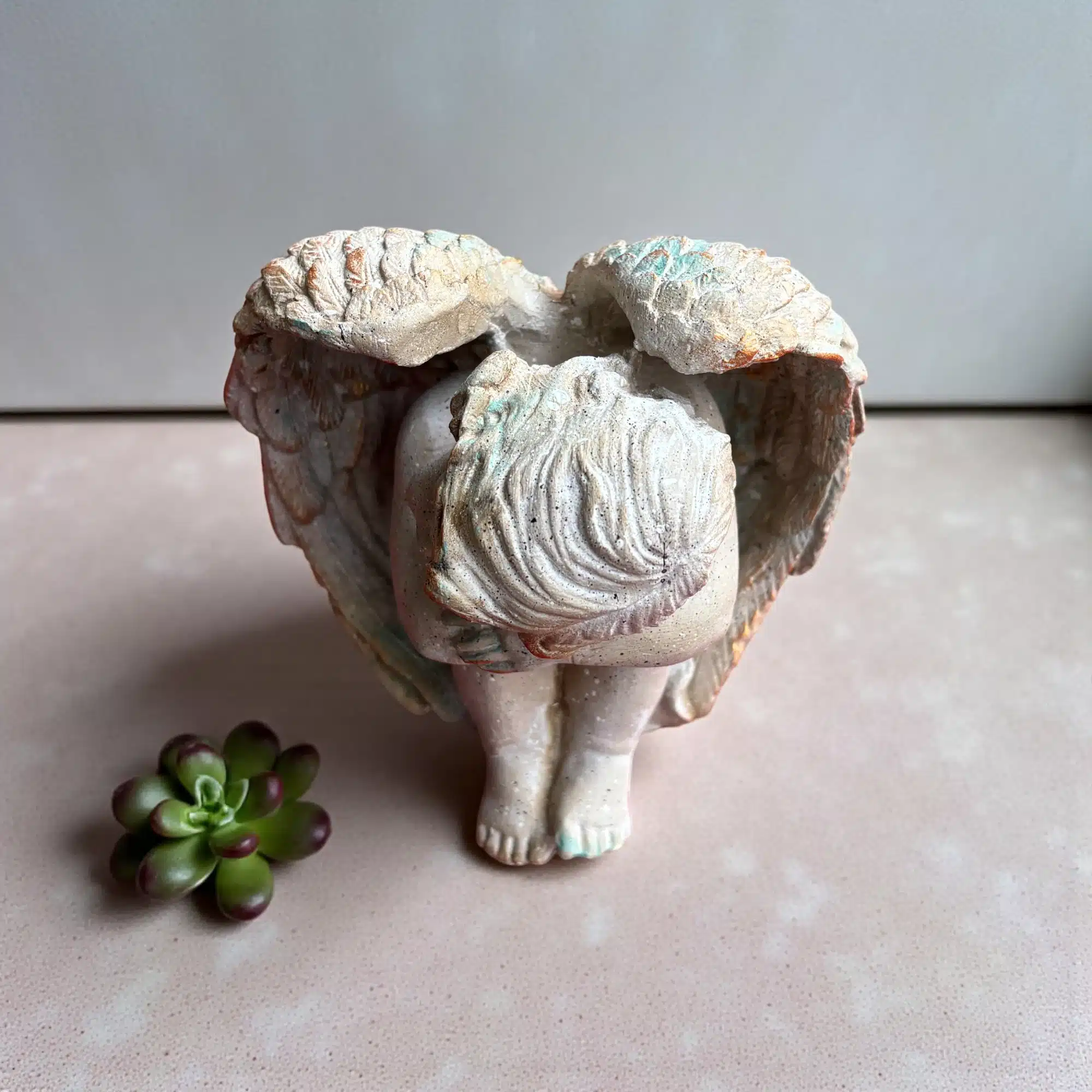 Eskitme Dekorlu Uyuyan Melek Heykeli: Yüzyıllık Huzurun Evinizdeki Yansıması 5 Eskitme Dekorlu Uyuyan Melek Heykeli: Yüzyıllık Huzurun Evinizdeki Yansıması