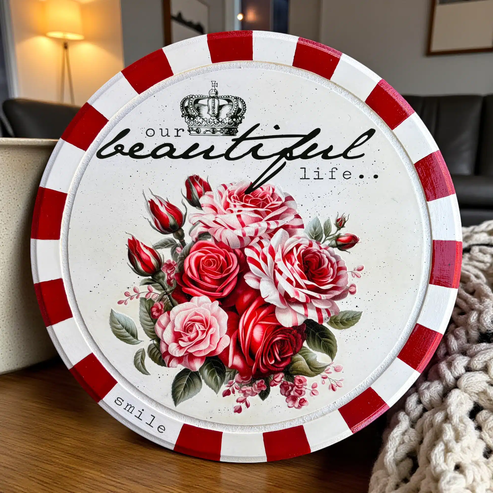 Vintage Gül Desenli Ahşap Supla ve Duvar Panosu: Romantizmi Yaşam Alanlarınıza Taşıyın 3 Vintage Gül Desenli Ahşap Supla ve Duvar Panosu: Romantizmi Yaşam Alanlarınıza Taşıyın