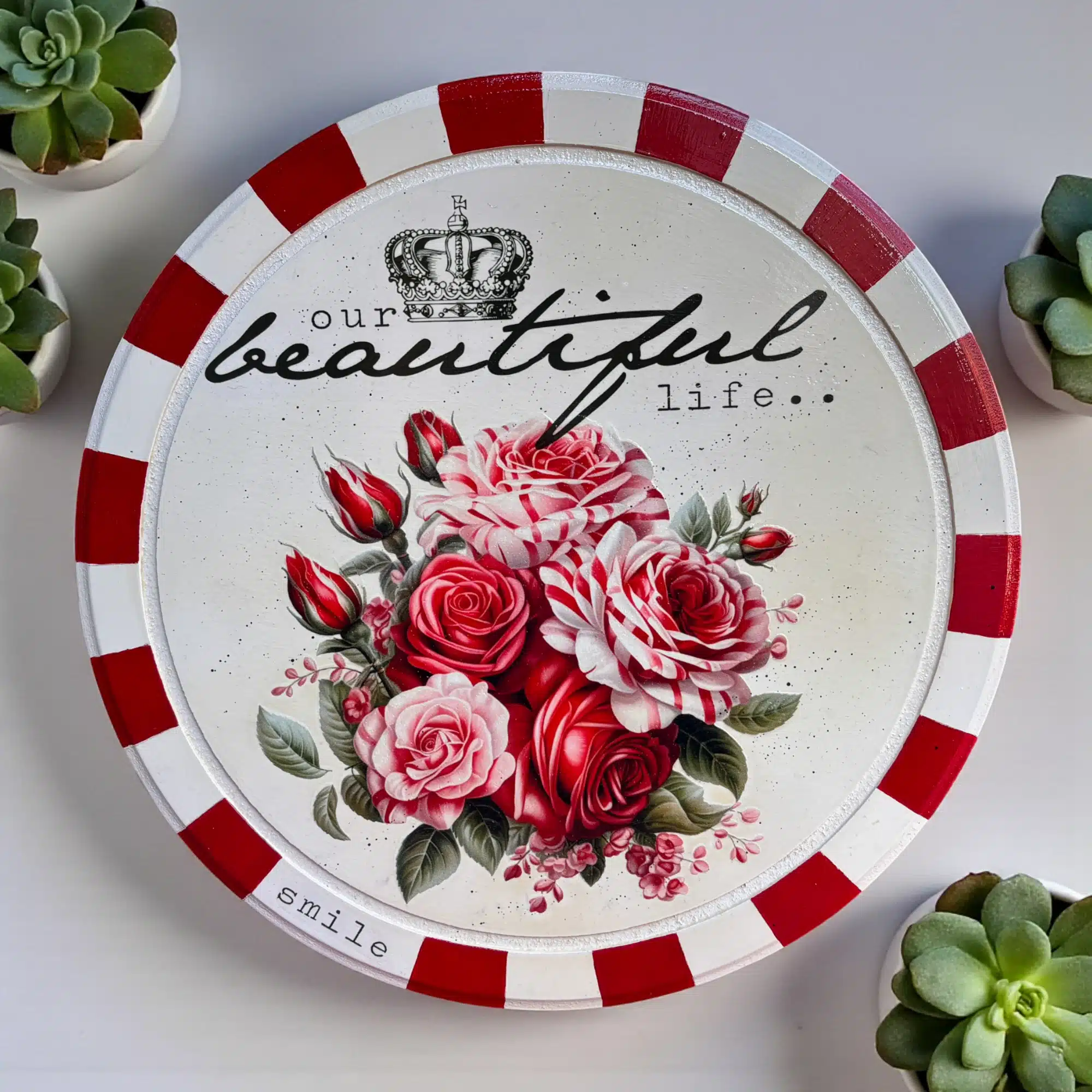 Vintage Gül Desenli Ahşap Supla ve Duvar Panosu: Romantizmi Yaşam Alanlarınıza Taşıyın 2 Vintage Gül Desenli Ahşap Supla ve Duvar Panosu: Romantizmi Yaşam Alanlarınıza Taşıyın