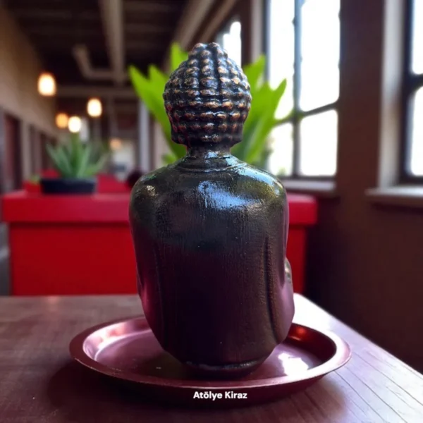 Meditasyon İçin El Yapımı Oturan Buda Heykeli