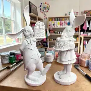 Pasta Tutan Tavşan Çifti: Kutlamalarınıza Masalsı Neşe Katan Dekoratif Figürler 12 Pasta Tutan Çift Tavşan