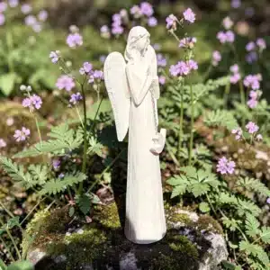 Kuş Tutan Melek Heykeli: Yaşam Alanlarınıza Barış ve Huzur Taşıyan Zarif Figür 5 Kuş Tutan Melek Heykeli: Yaşam Alanlarınıza Barış Ve Huzur Taşıyan Zarif Figür