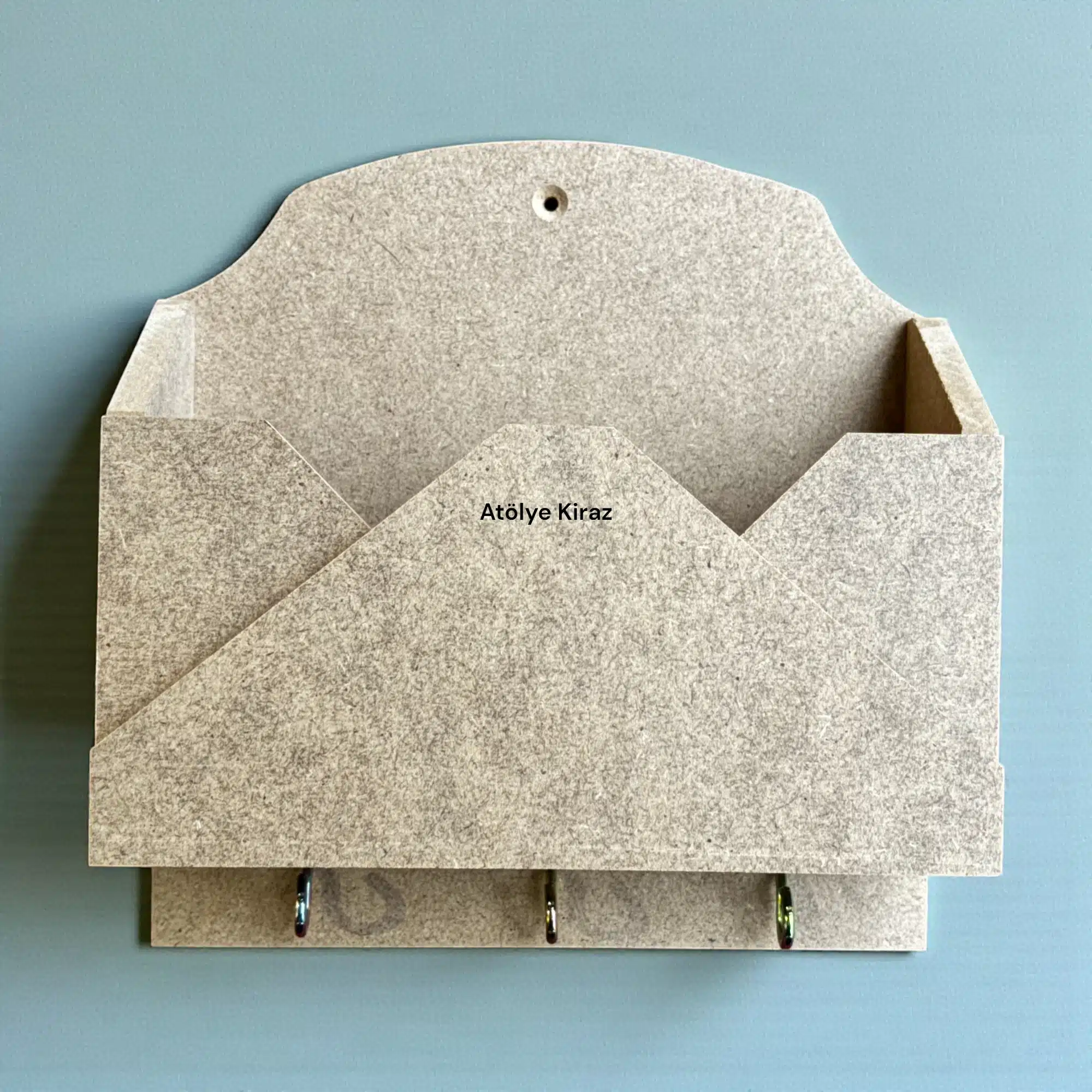 Zarf Görünümlü Ahşap Anahtarlık ve Düzenleyici: Duvarınızdaki Müjdeli Haber