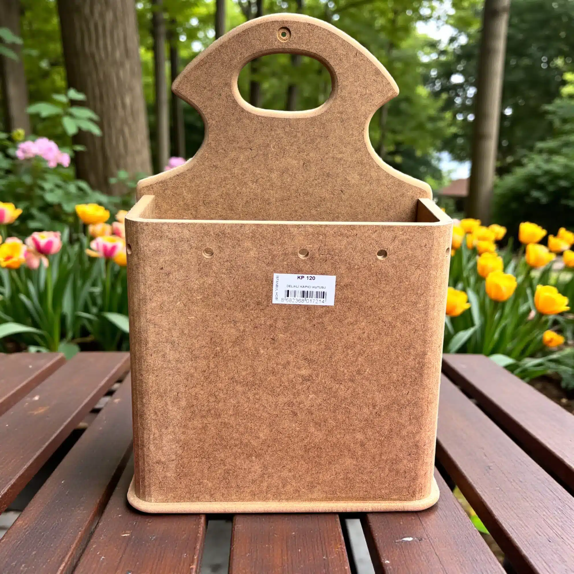 Delikli Ahşap Kapı Önü Kutusu: Apartman Hayatının Şık Düzenleyicisi