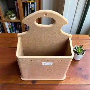 Delikli Ahşap Kapı Önü Kutusu: Apartman Hayatının Şık Düzenleyicisi