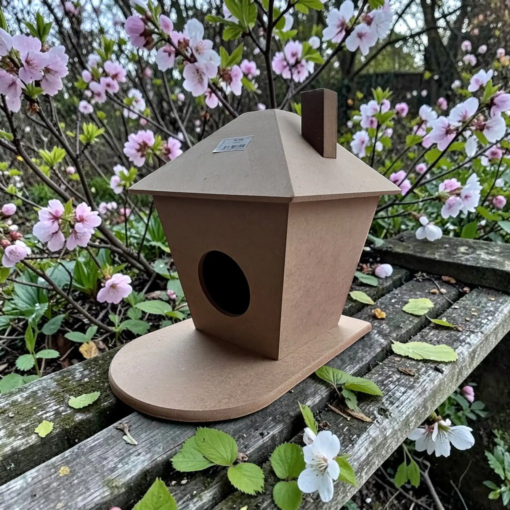 Bacalı Kuş Evi : Bahçenizi Renklendirecek Boyanabilir Tasarım 4 Bacalı Kuş Evi : Bahçenizi Renklendirecek Boyanabilir Tasarım