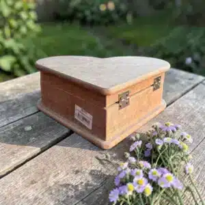 Menteşeli Kalp Kutu : En Özel Anılarınızı Saklayacağınız Boyanabilir Tasarım 7 Menteşeli Kalp Kutu : En Özel Anılarınızı Saklayacağınız Boyanabilir Tasarım