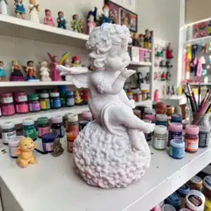 Çiçekli Top Üzerinde Oturan Melek Heykeli: Dekoratif Obje 6 Çiçekli Top Üzerinde Oturan Melek Heykeli: Dekoratif Obje