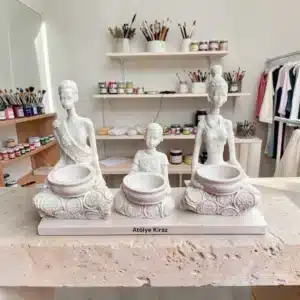 Aile Figürlü Üçlü Mumluk: Evinize Sıcaklık Katan Etnik Tasarım