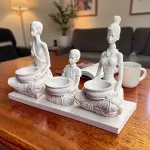 Aile Figürlü Üçlü Mumluk: Evinize Sıcaklık Katan Etnik Tasarım 7 Aile Figürlü Üçlü Mumluk: Evinize Sıcaklık Katan Etnik Tasarım