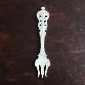 Oymalı Dekoratif Çatal: Mutfağınıza Nostaljik ve Şık Bir İmza