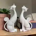 Boyanabilir İkili Kedi Heykeli: Modern Çizgili Dekoratif Polyester Obje Seti
