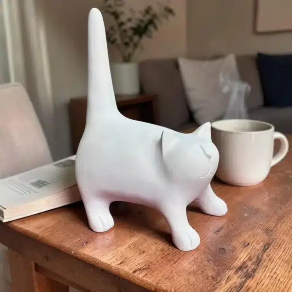 Boyanabilir Uzun Kuyruklu Kedi Heykeli: Modern Ve Eğlenceli Polyester Obje