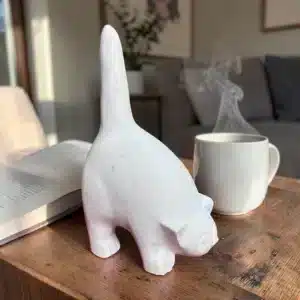 Boyanabilir Eğilen Kedi Heykeli: Oyunbaz ve Modern Dekoratif Obje 5 Boyanabilir Eğilen Kedi Heykeli: Oyunbaz Ve Modern Dekoratif Obje