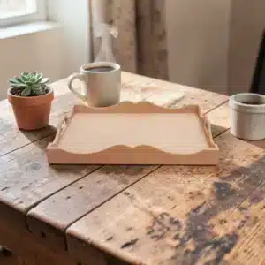 Büyük Boy Dalgalı Kenarlı Dekoratif Tepsi: İhtişamlı ve Geniş Sunumlar