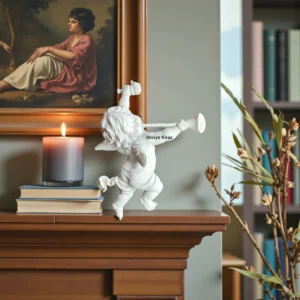 Meşale Tutan Melek Figürü