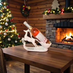 Geyik Figürlü Polyester Şaraplık : Dekoratif Kış Temalı Şişe Standı 6 Geyik Figürlü Polyester Şaraplık : Dekoratif Kış Temalı Şişe Standı