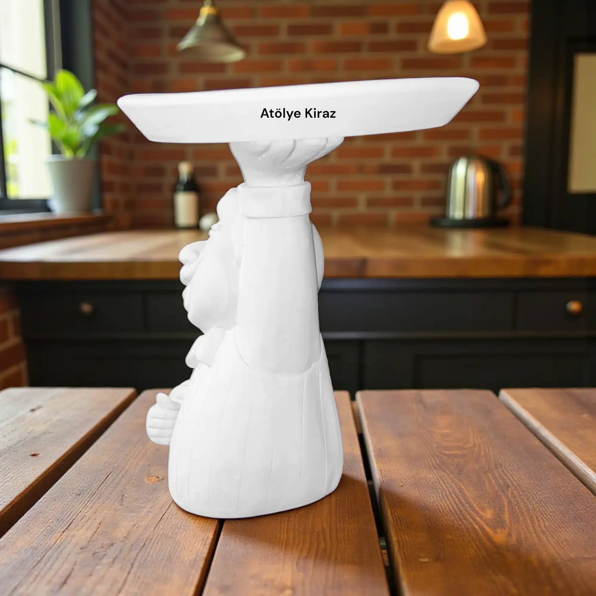 Tepsili Şef Aşçı Heykeli: Sunumlu Mutfak ve Cafe Dekoru 5 Tepsili Şef Aşçı Heykeli: Sunumlu Mutfak ve Cafe Dekoru