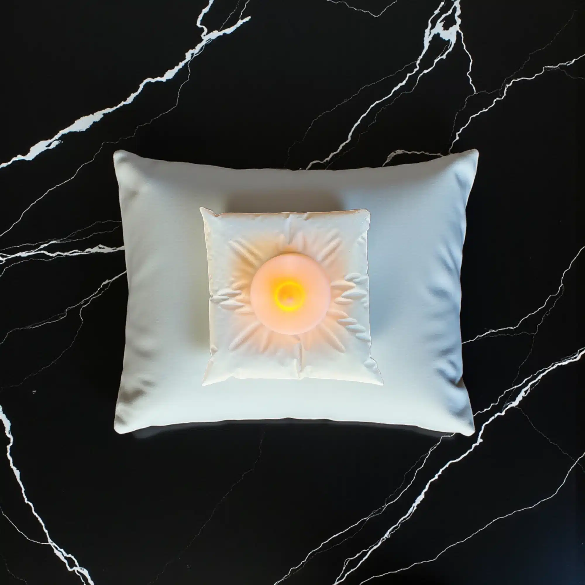 Yastık Figürlü Mumluk : Çift Yönlü Tealight & Normal Mum Desteği 6 Yastık Figürlü Mumluk : Beyaz (Ham)