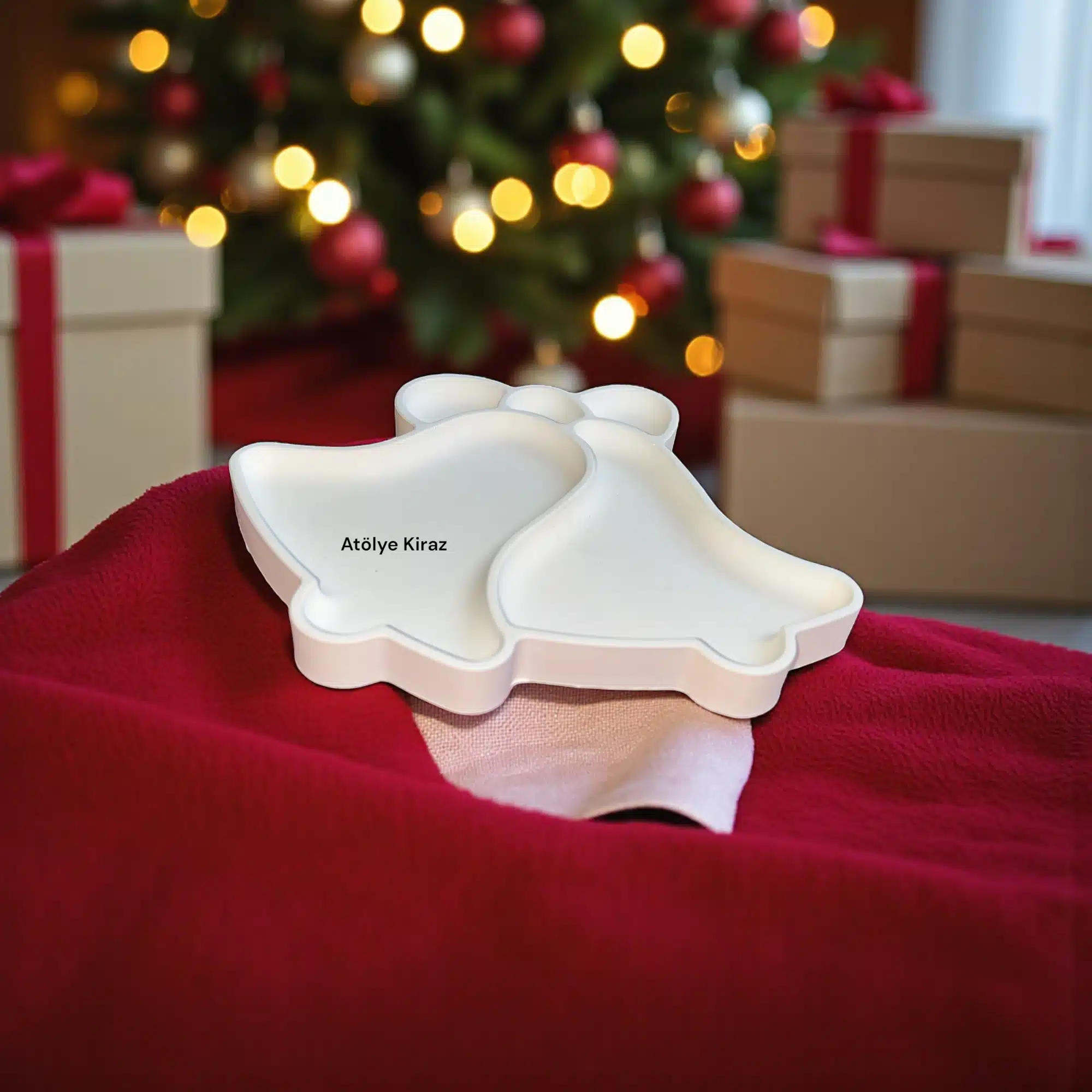 Çan Figürlü Tepsi : Boyanabilir Sunum ve Takı Tabağı 3 Çan Figürlü Tepsi : Boyanabilir Sunum ve Takı Tabağı