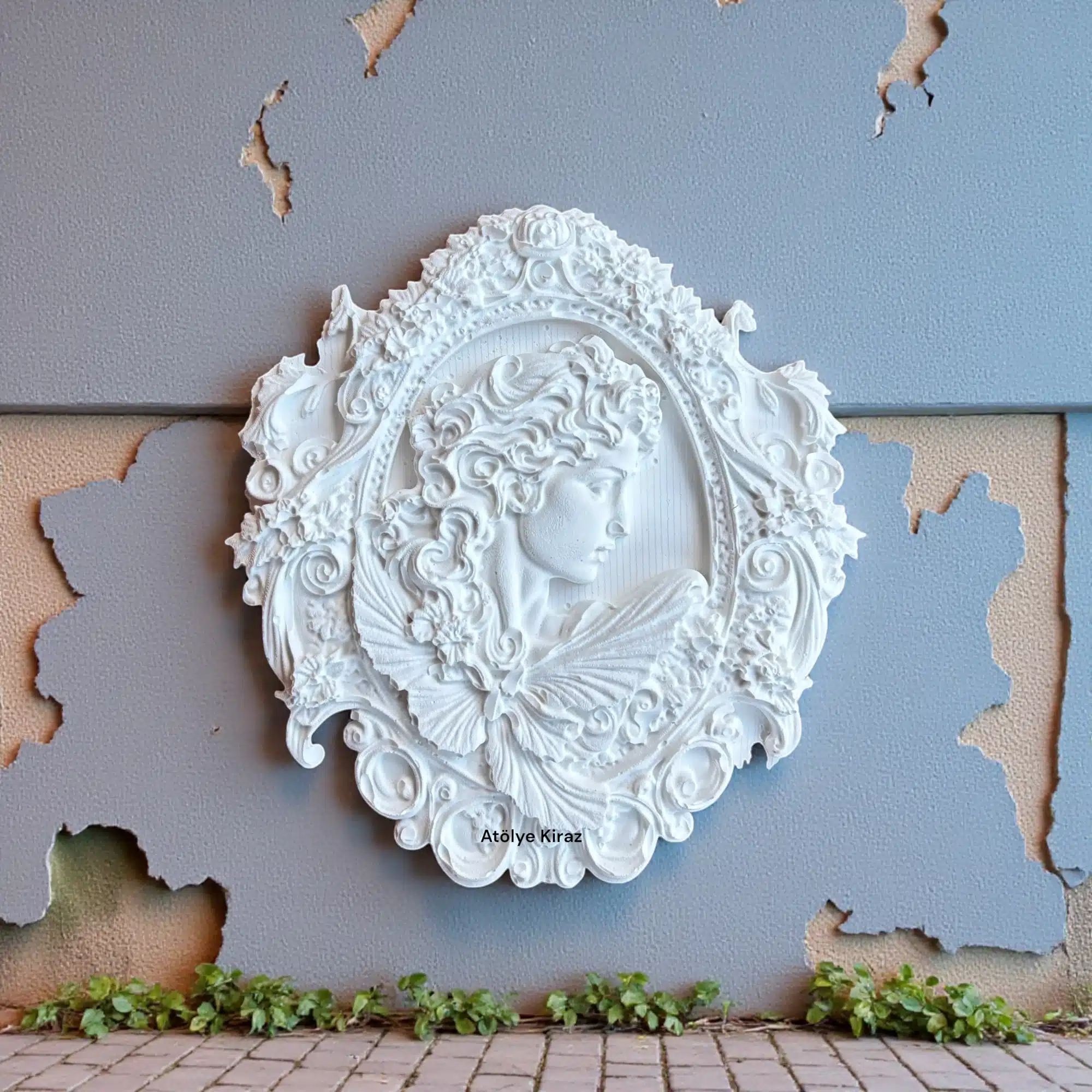 Kadın Büstü Rölyef Obje: Beyaz Vintage Süsleme ve Dekorasyon Parçası