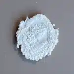 Kadın Büstü Rölyef Obje: Beyaz Vintage Süsleme ve Dekorasyon Parçası