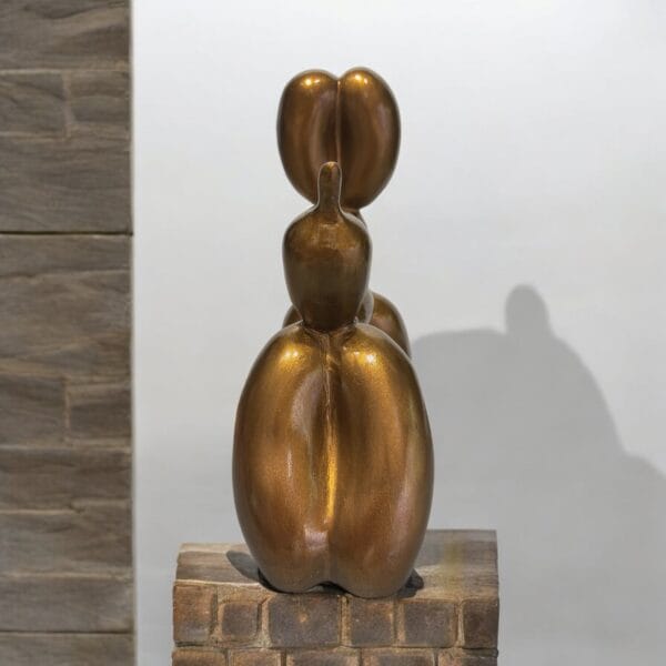 Dekoratif Bronz Renk Balon Köpek Heykel – 30x11x28 cm | Modern Sanat Tarzı Ev ve Ofis Aksesuarı - Görsel 4