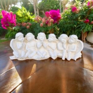 Yanyana Oturan Melekler