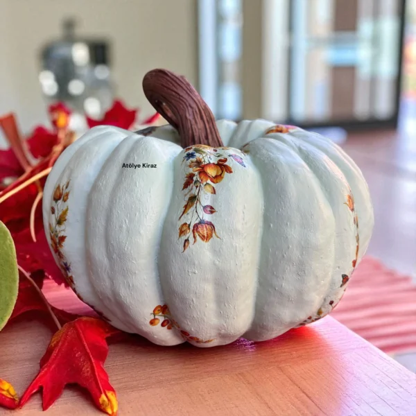 Dekoreli Sonbahar Kabak : El Boyaması Halloween Dekorasyonu