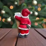 Welcome Levhası Tutan Noel Baba Heykeli : El Boyaması Yılbaşı Dekoru