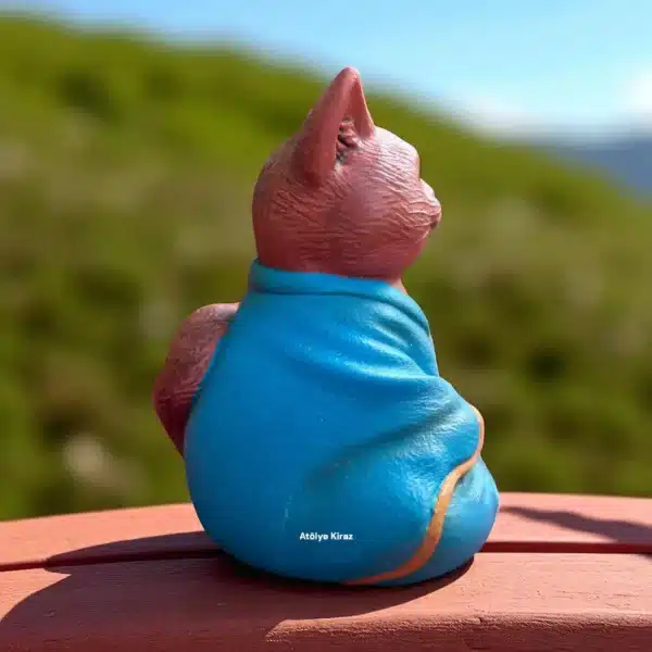 Mavi Pelerinli Buda Kedi Heykeli
