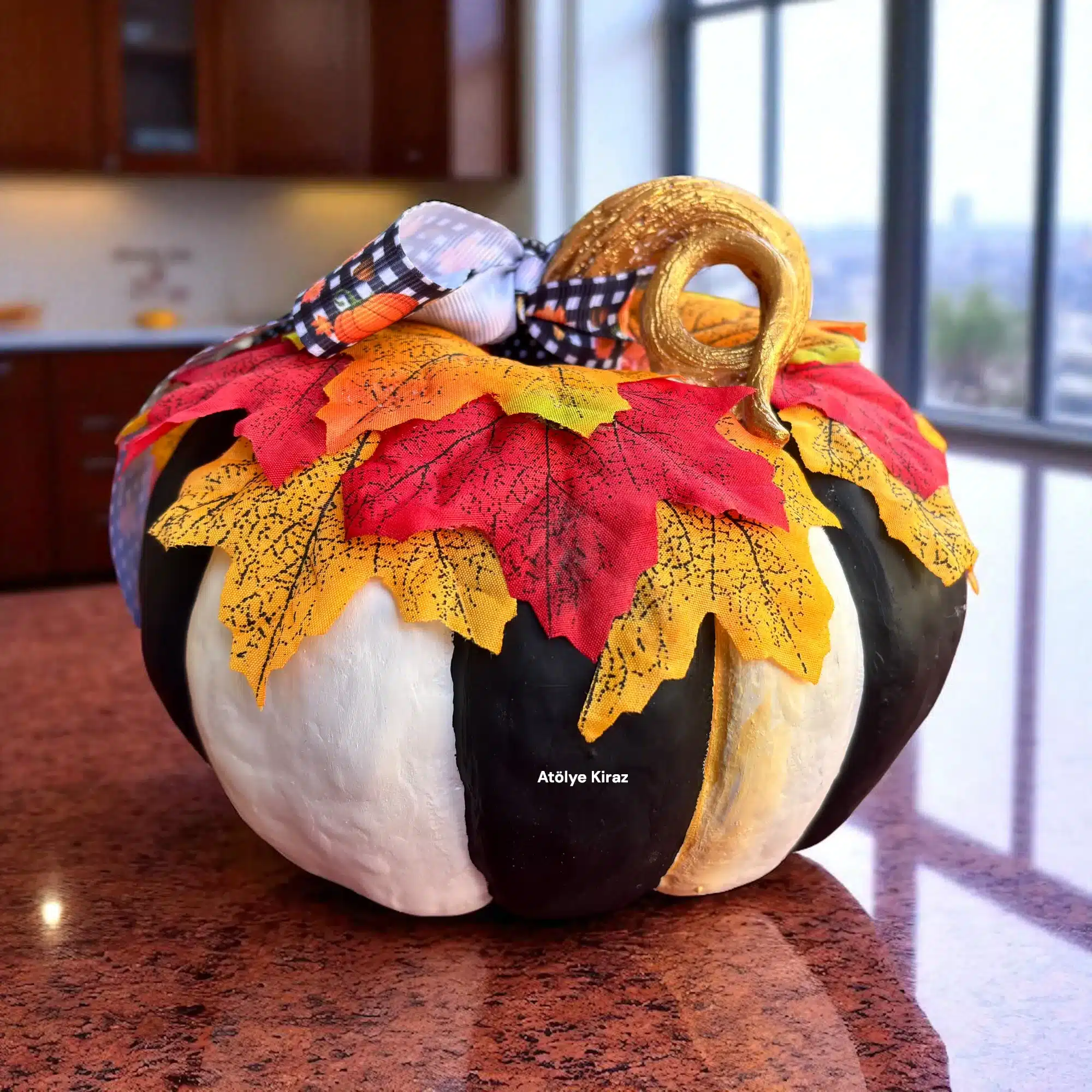 El Boyaması Polyester Kabak | Sonbahar ve Halloween Figürü | 19x19x15 cm 7 El Boyaması Polyester Kabak | Sonbahar ve Halloween Figürü