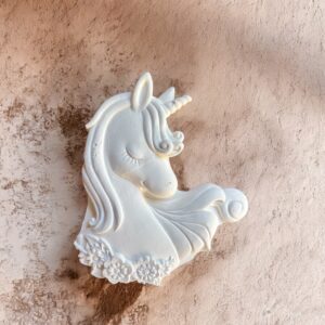 Dekoratif Unicorn Figürü – Aytaşı Malzeme, Boyanabilir El Yapımı Obje 15x12x1 cm