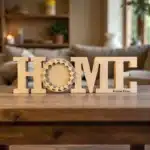 Çelenk Motifli Ahşap Home Yazısı