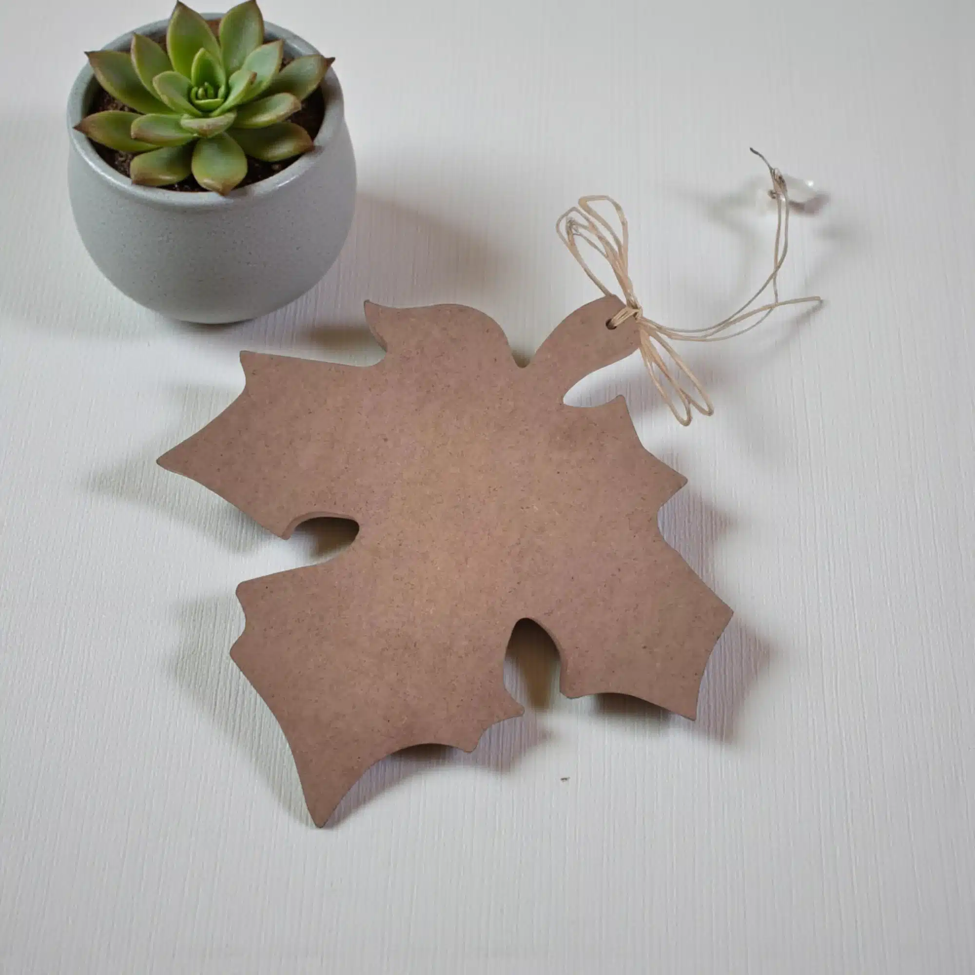 Ahşap Sonbahar Yaprağı Sunumluk: Dekoratif Masa Üstü Dekoru