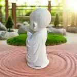 Ham Polyester Ayakta Duran Keşiş : Meditasyon Figürü